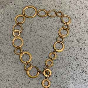 Vintage gold colored necklace 17-18” long